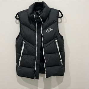 Nike Sportswear Down-Fill Windrunner Puffer Vest Black Zip Up Men’s